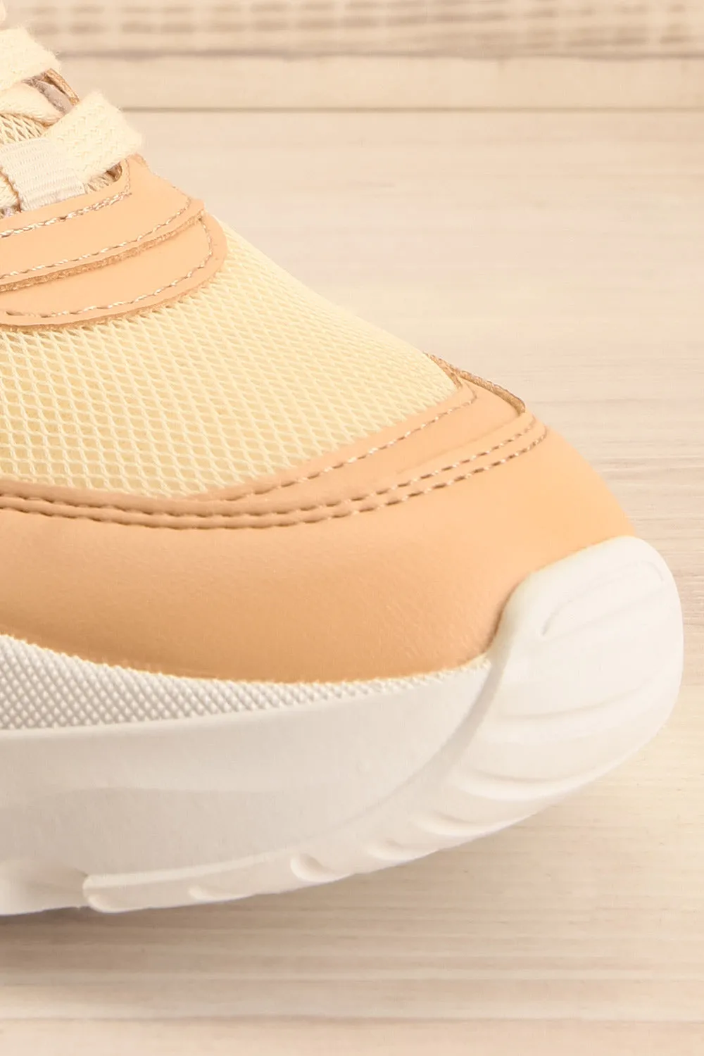 Hevye | Beige Lace-Up Sneakers w/ Faux-Fur Detail