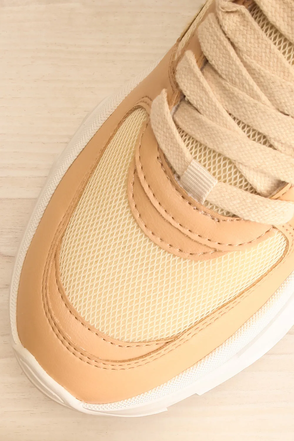 Hevye | Beige Lace-Up Sneakers w/ Faux-Fur Detail