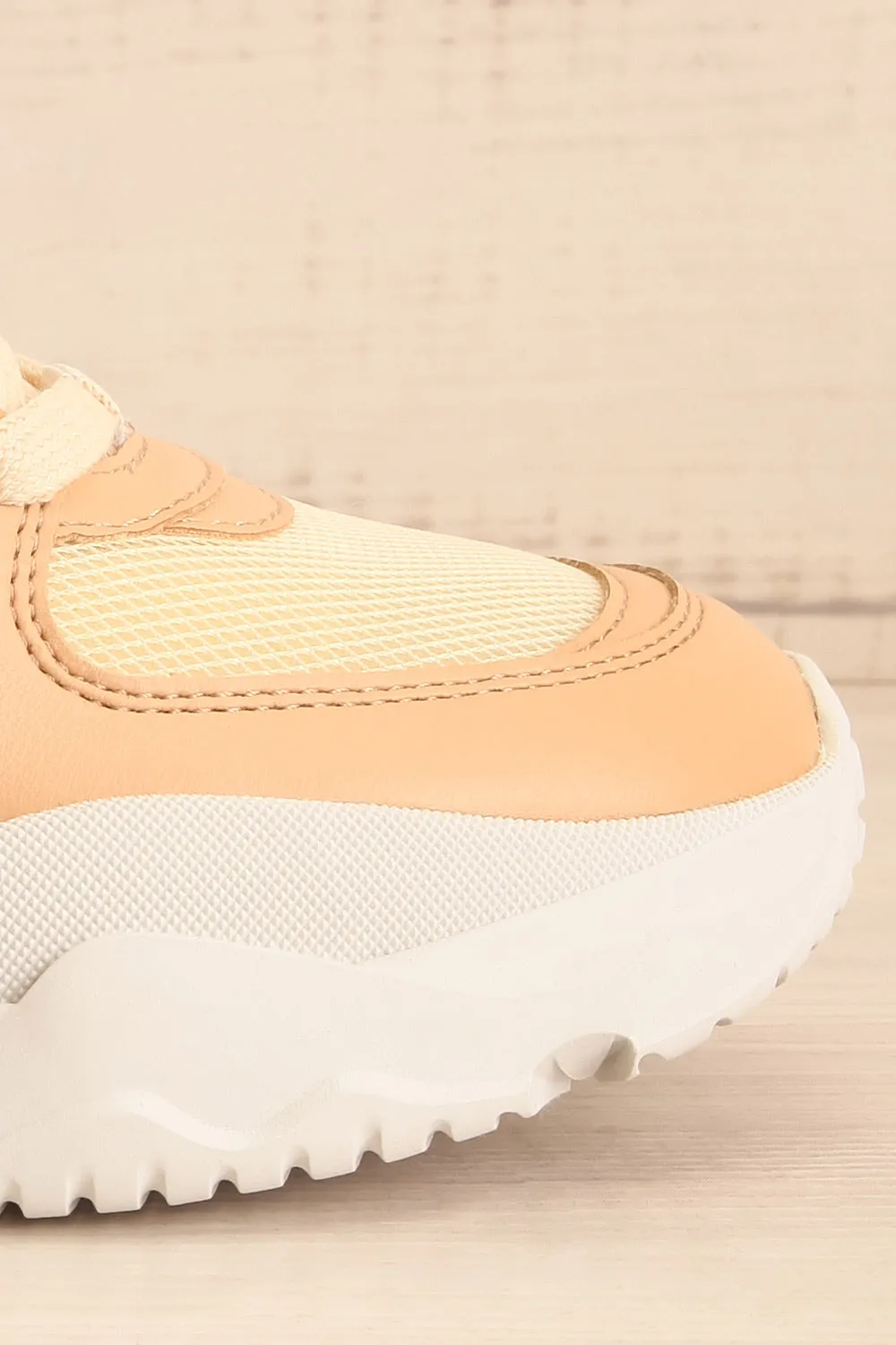 Hevye | Beige Lace-Up Sneakers w/ Faux-Fur Detail