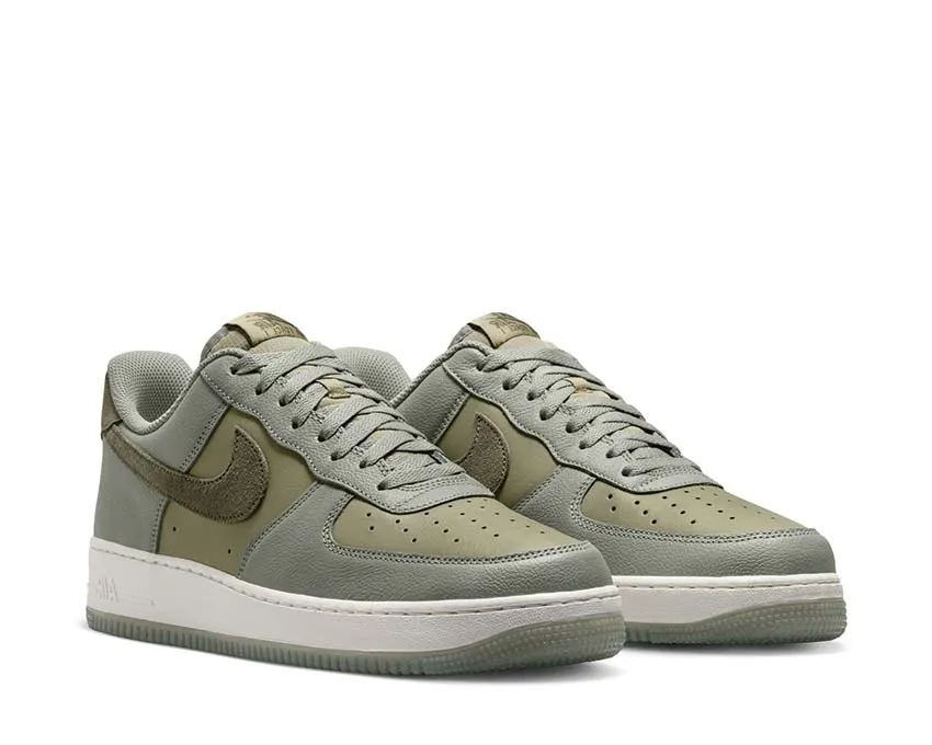 Nike Air Force 1 '07 LV8