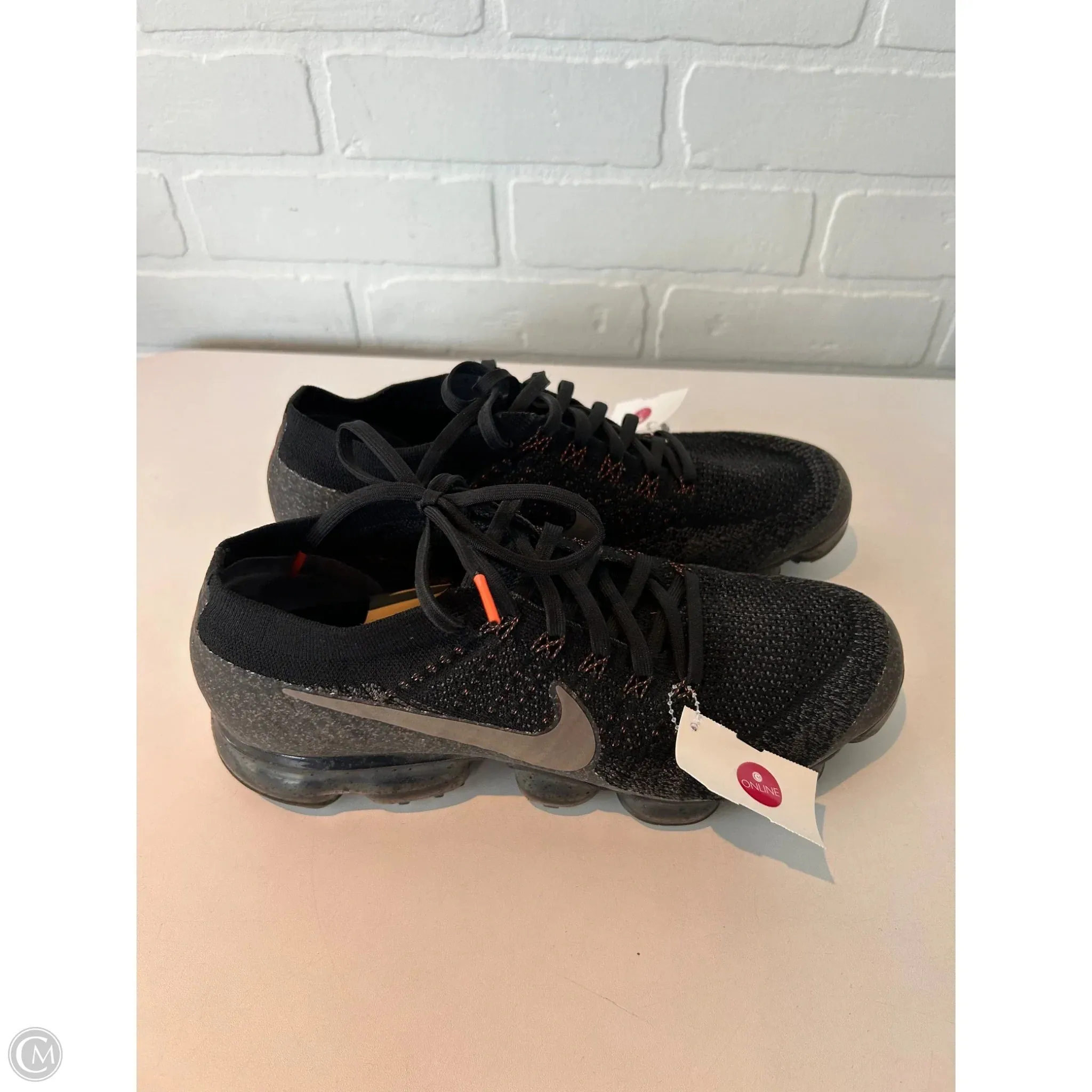 Shoes Athletic By Nike In Black & Orange, Size: 10.5