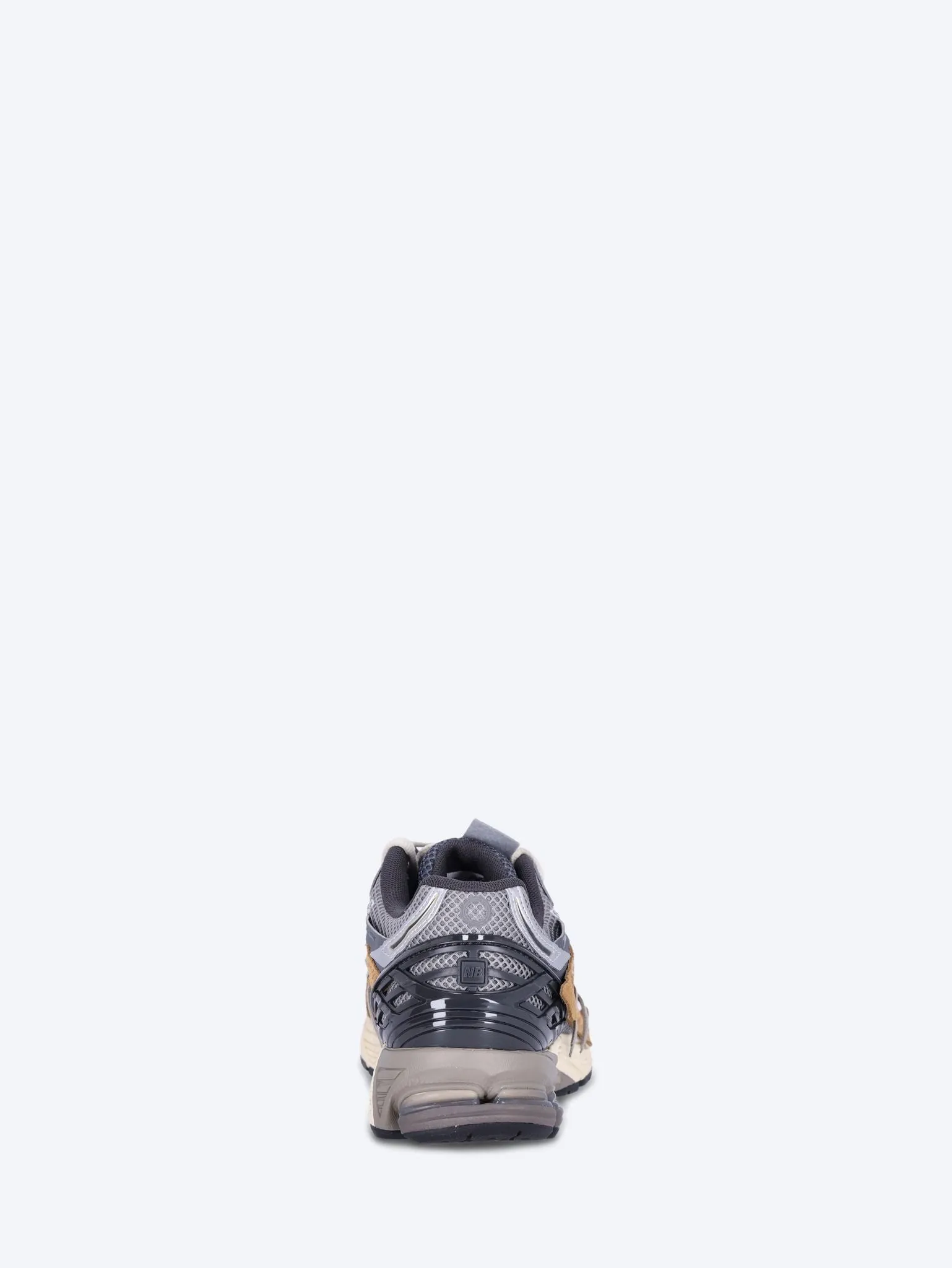U1906aa sneakers