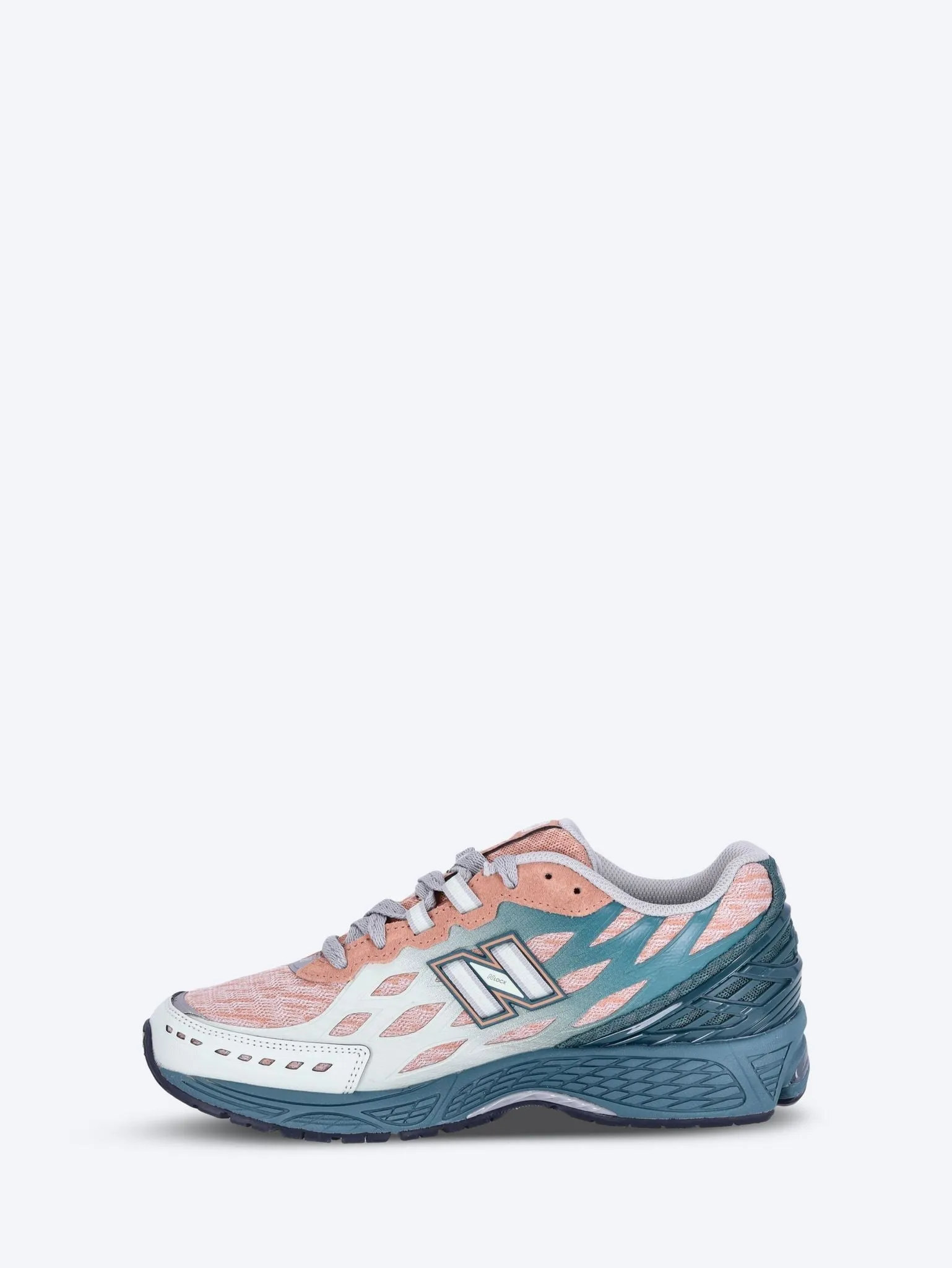 U1906wfb sneakers