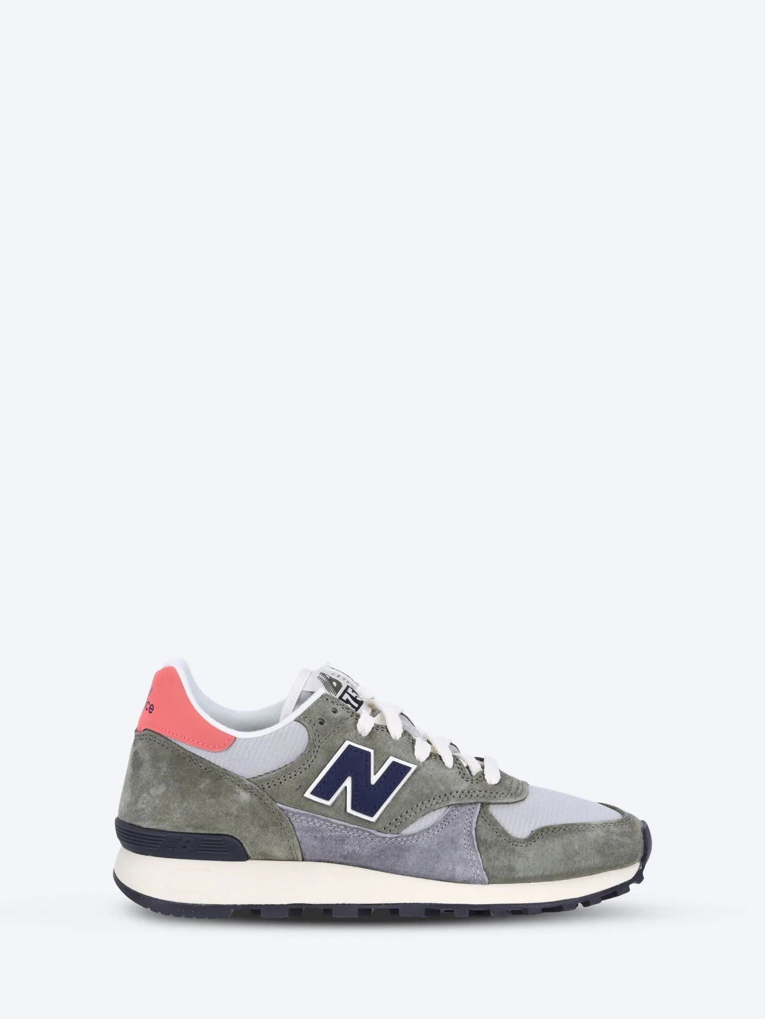U475ba sneakers